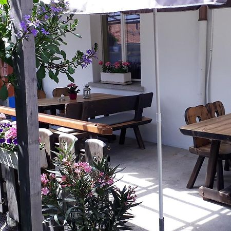 Hotel Restaurant Roessli Uetendorf Екстер'єр фото