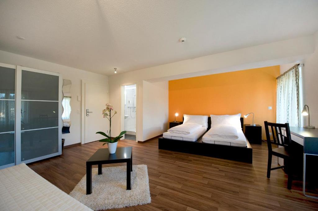 Hotel Restaurant Roessli Uetendorf Номер фото