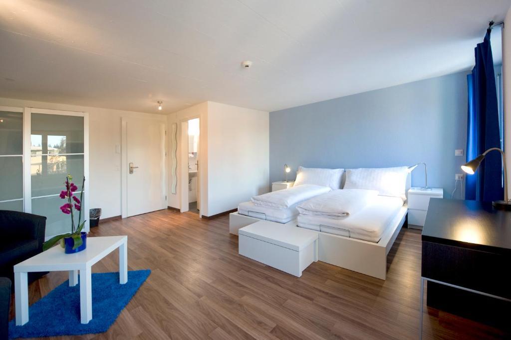 Hotel Restaurant Roessli Uetendorf Екстер'єр фото