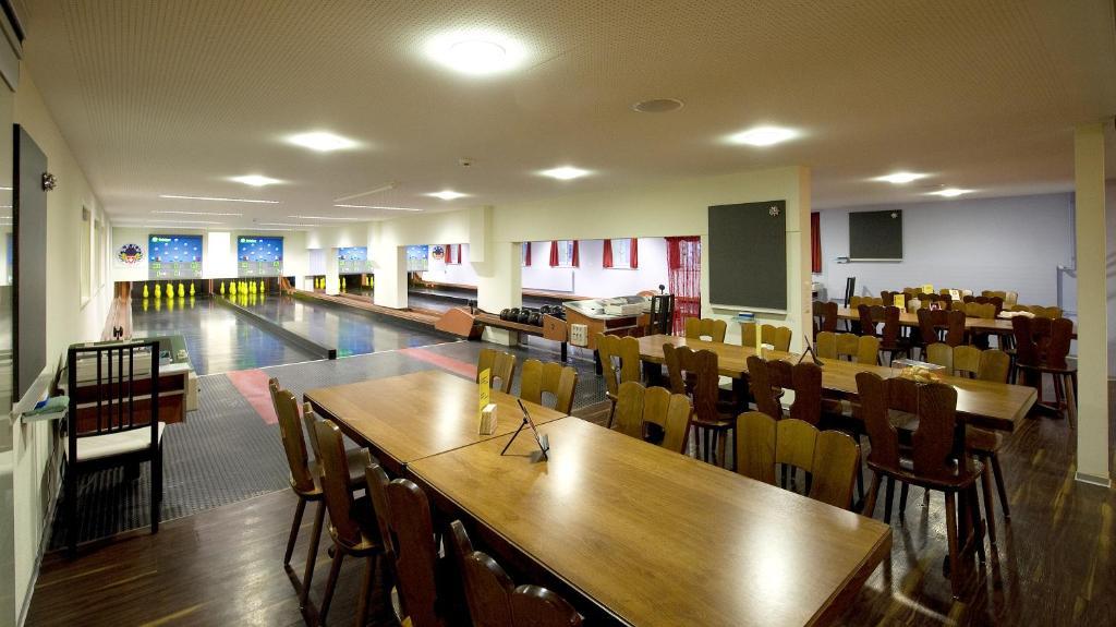 Hotel Restaurant Roessli Uetendorf Екстер'єр фото