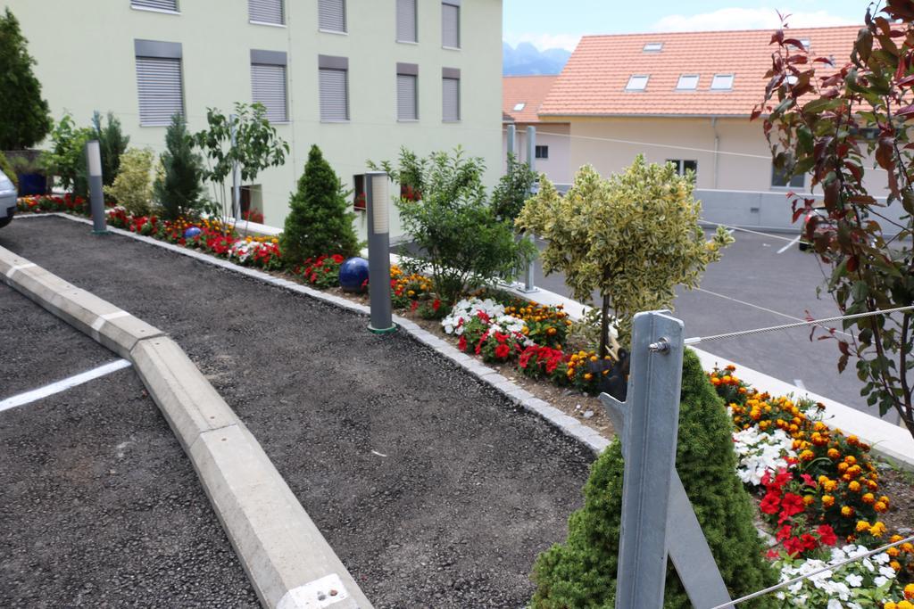 Hotel Restaurant Roessli Uetendorf Екстер'єр фото