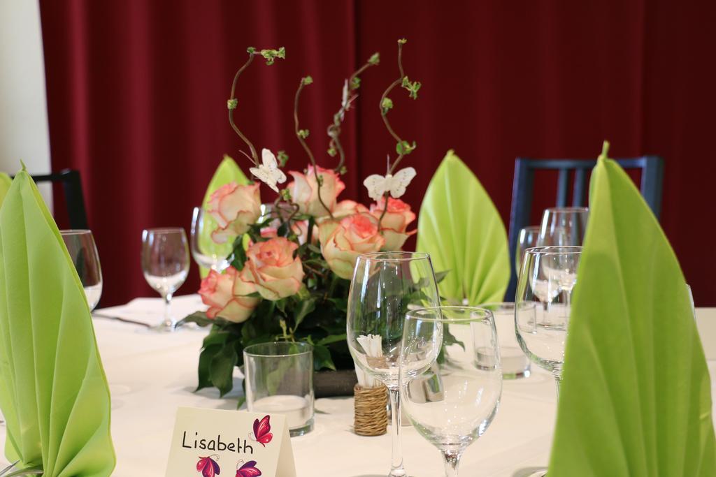 Hotel Restaurant Roessli Uetendorf Екстер'єр фото