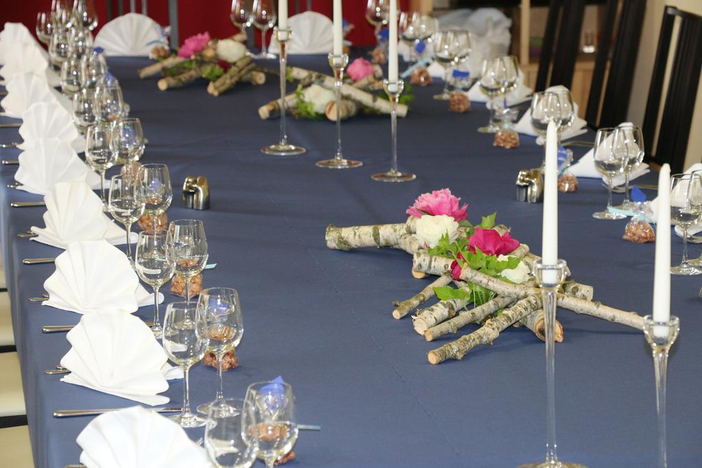 Hotel Restaurant Roessli Uetendorf Екстер'єр фото