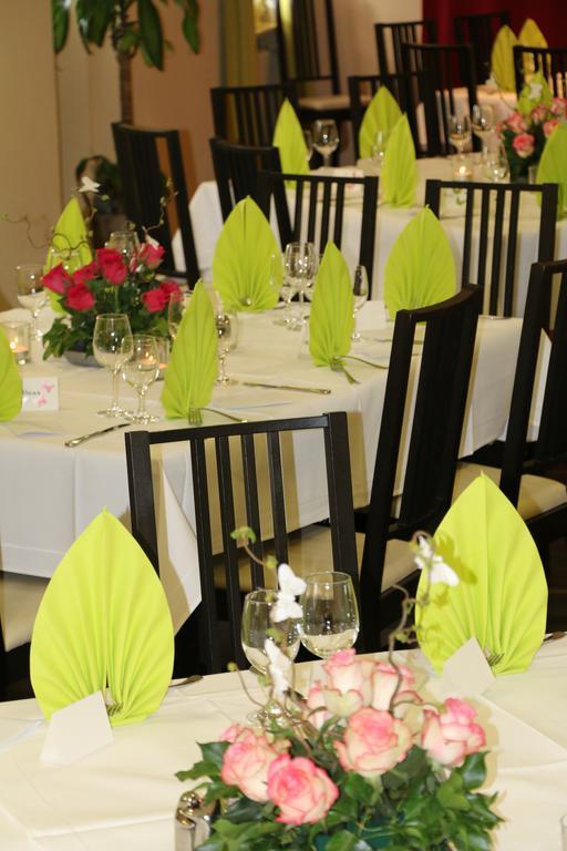 Hotel Restaurant Roessli Uetendorf Екстер'єр фото